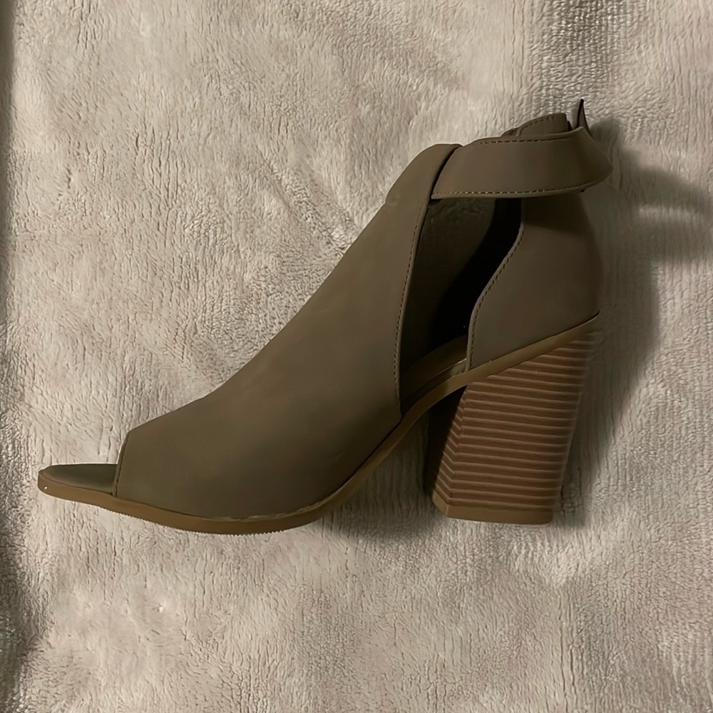 Shoe
